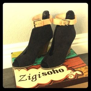 Zigi Soho Black suede peep toe wedge heel